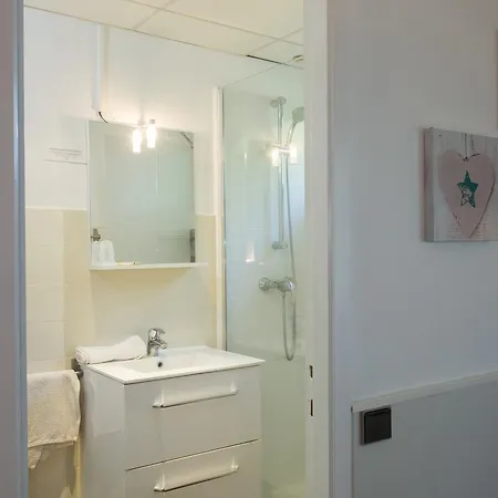 Logis L'abricotine Hotell