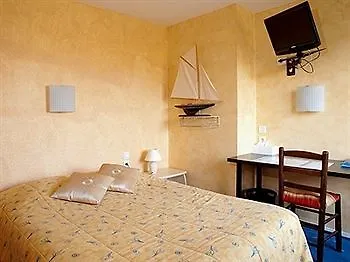 Hotel Logis L'abricotine 2*