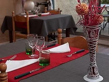 Hotel Logis L'abricotine 2*