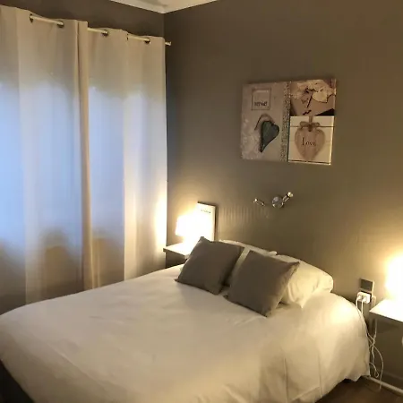 Logis L'abricotine Hotell