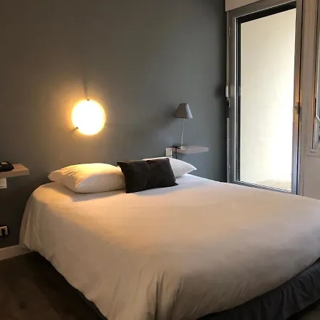 Hotel Logis L'abricotine 2*
