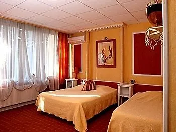 Hotel Logis L'abricotine Tain-lʼHermitage